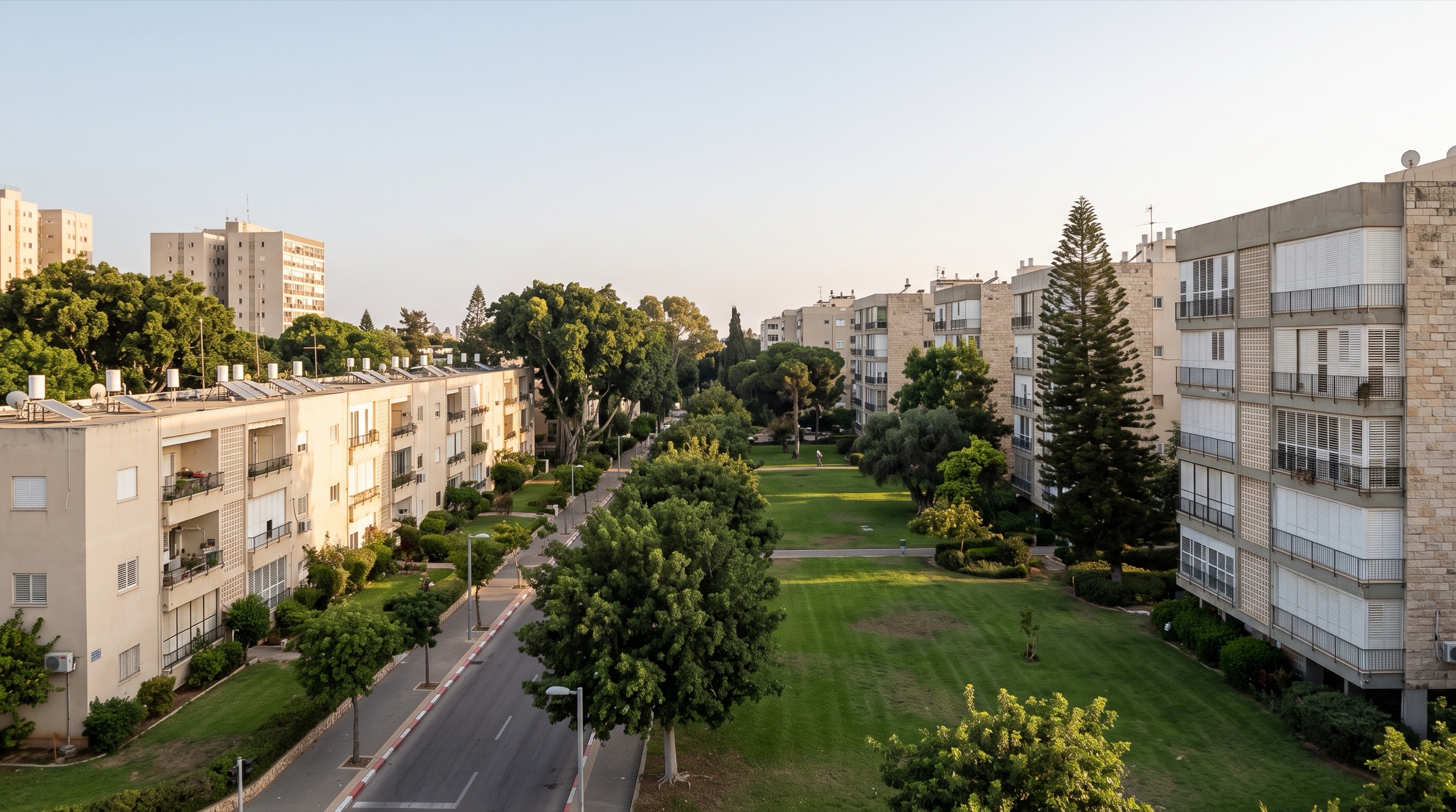 בנייני מגורים משנות ה 70 בין גנים ירוקים בנווה אביבים, צפון תל אביב (הדמיה)