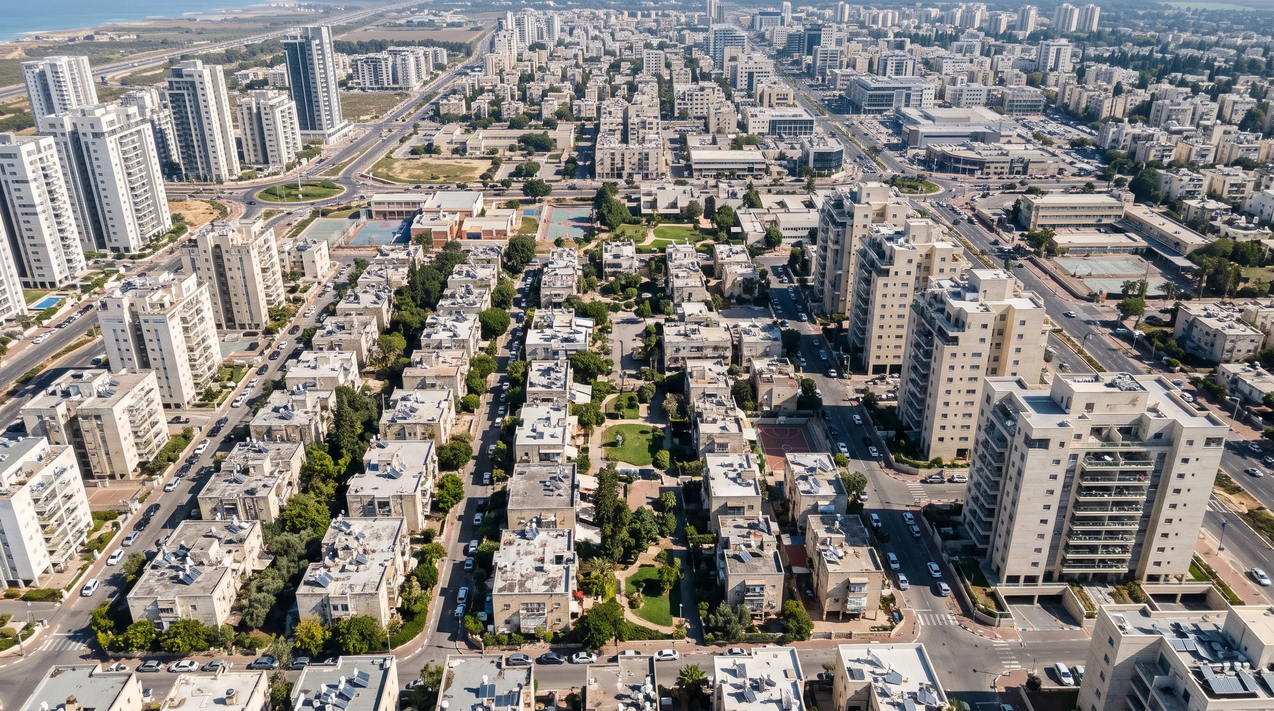 Real estate agency in Neve Israel: an aerial view over the neighborhood, between the city center and Glil Yam (illustration)