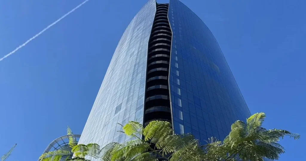 דוראל עוברת לבורסה: שכרה ארבע קומות במגדל אייקון ברמת גן