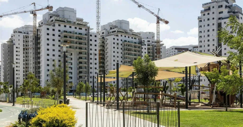 רוכשי הדירות מהמרים על המשך ירידת הריבית: המסלול הצומח, בהצמדה לריבית הפריים