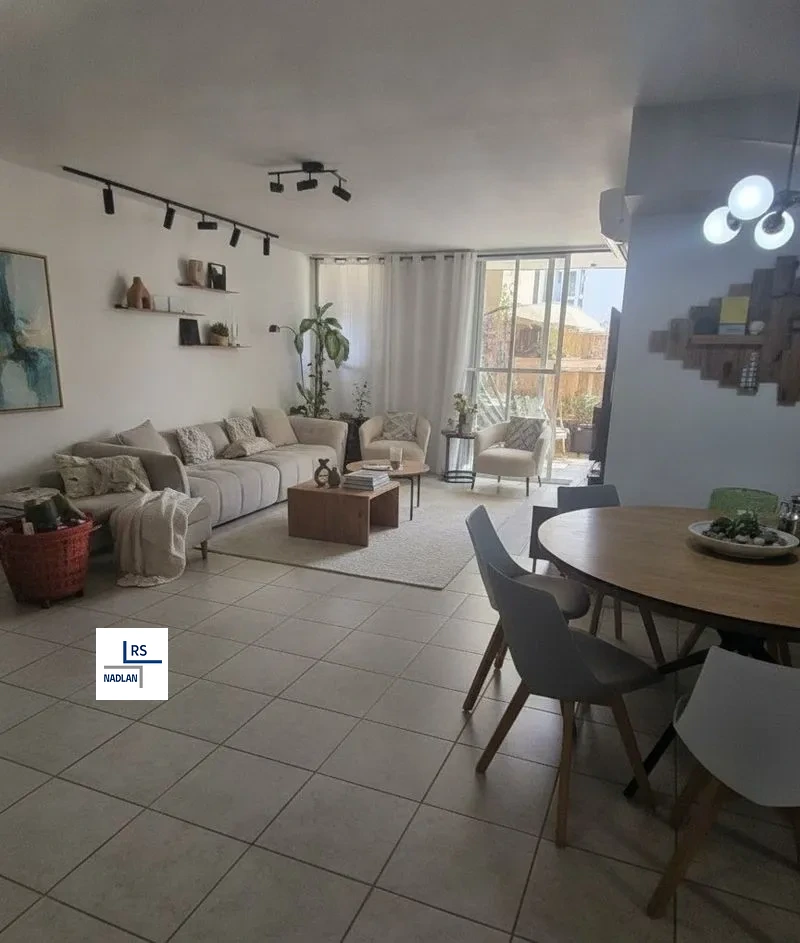 Appartement, 5 pièces à Center, Herzliya