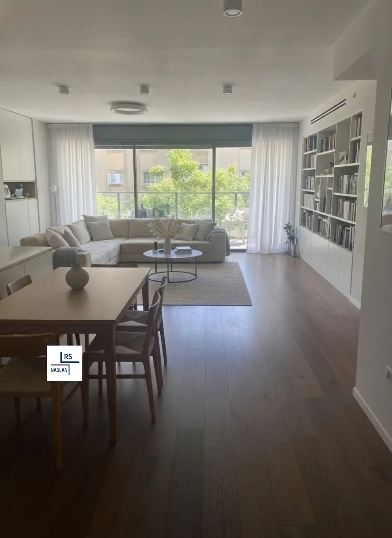 Apartment, 5 rooms in Nave David Remez, Ra'anana