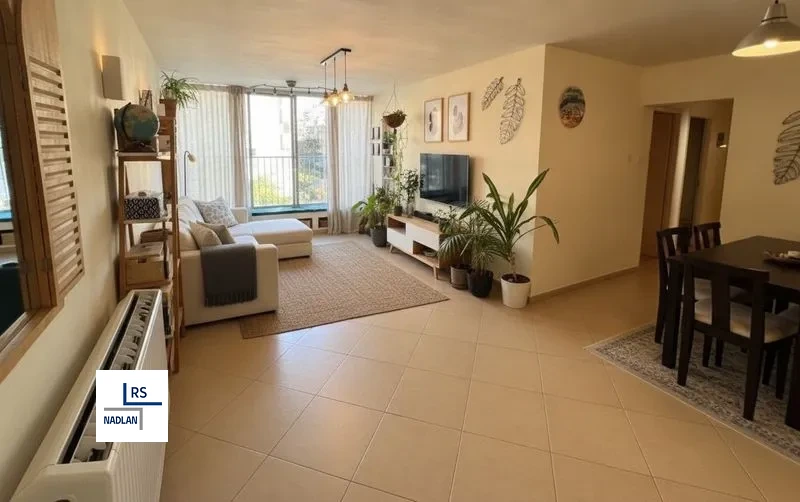 Apartamento, 3.5 habitaciones en Neve Avivim, Tel Aviv-Yafo