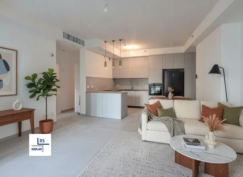 En venta: Apartamento, 3 habitaciones en Hetsepon Hechedesh - Kiker Hmdina, Tel Aviv-Yafo, foto 2